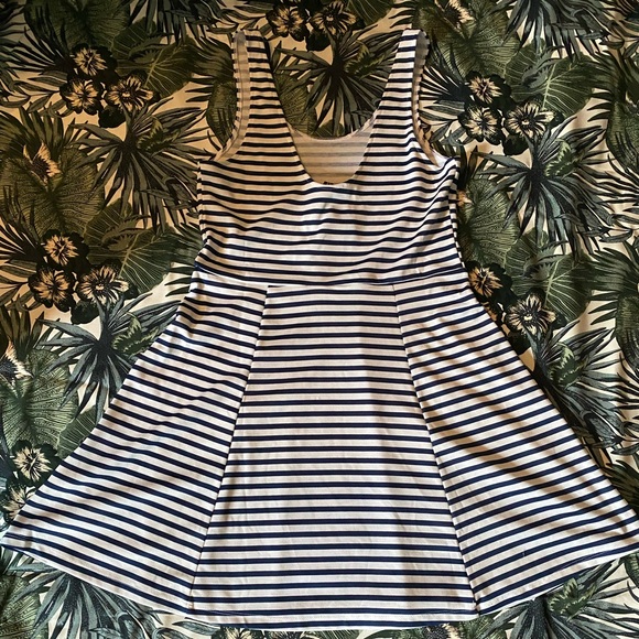 H&M Divided Striped Mini Dress NWT Sz 10 - Picture 4 of 4